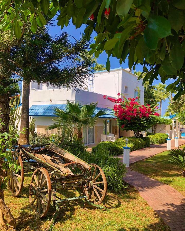 Hotel Pine Bay Club & Cakistes Breakfast Restaurant Next To Popular Kervansaray Beach (Adults Only) Kyrenia  Exterior foto